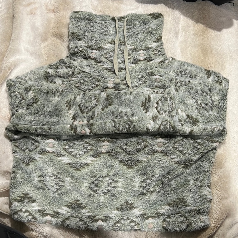 Derek Heart sz L crop fleece